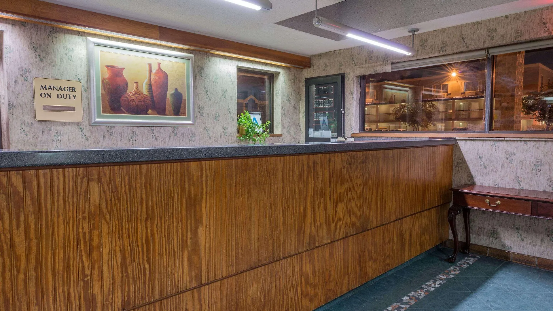 Days Inn By Wyndham Hurstbourne Louisville Motell